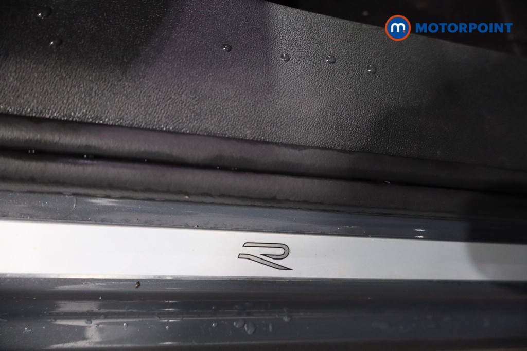 Volkswagen Tiguan R-Line Automatic Petrol SUV - Stock Number (1586900) - 23rd supplementary image