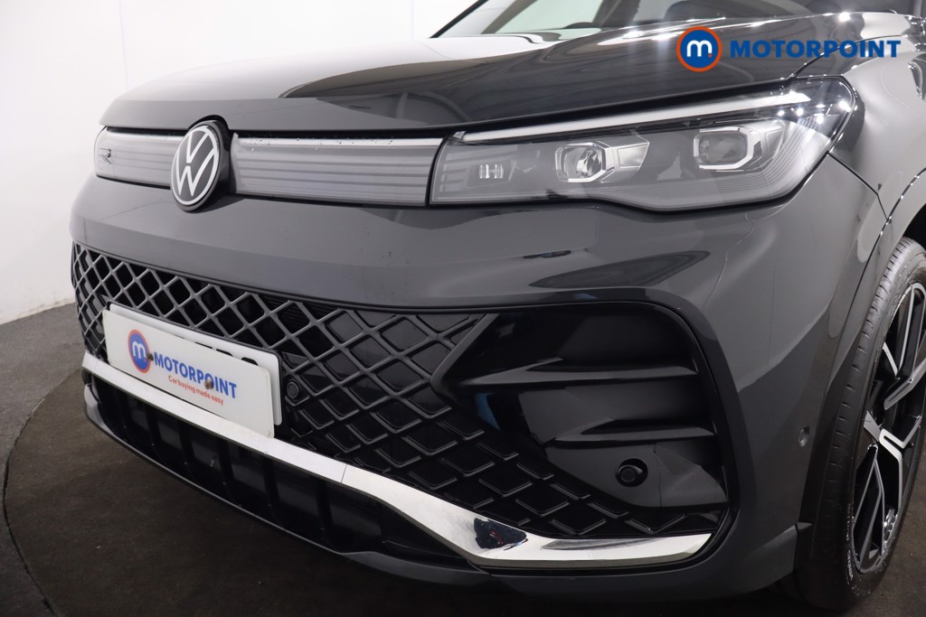Volkswagen Tiguan R-Line Automatic Petrol SUV - Stock Number (1586907) - 32nd supplementary image