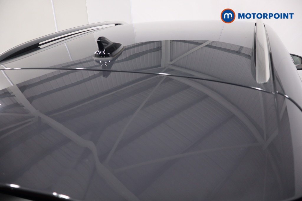 Volkswagen Tiguan R-Line Automatic Petrol SUV - Stock Number (1586907) - 34th supplementary image