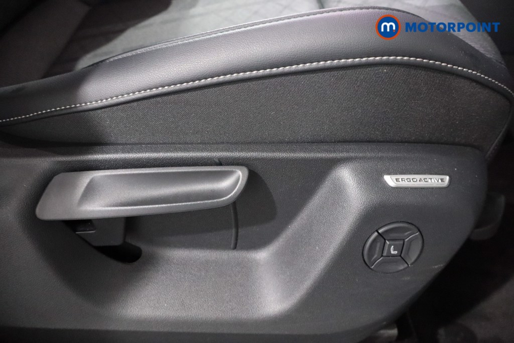 Volkswagen Tiguan R-Line Automatic Petrol SUV - Stock Number (1586911) - 24th supplementary image