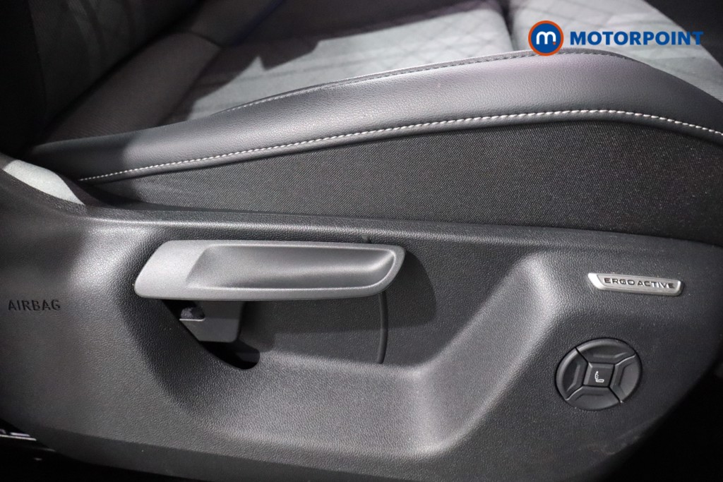 Volkswagen Tiguan R-Line Automatic Petrol SUV - Stock Number (1586912) - 19th supplementary image