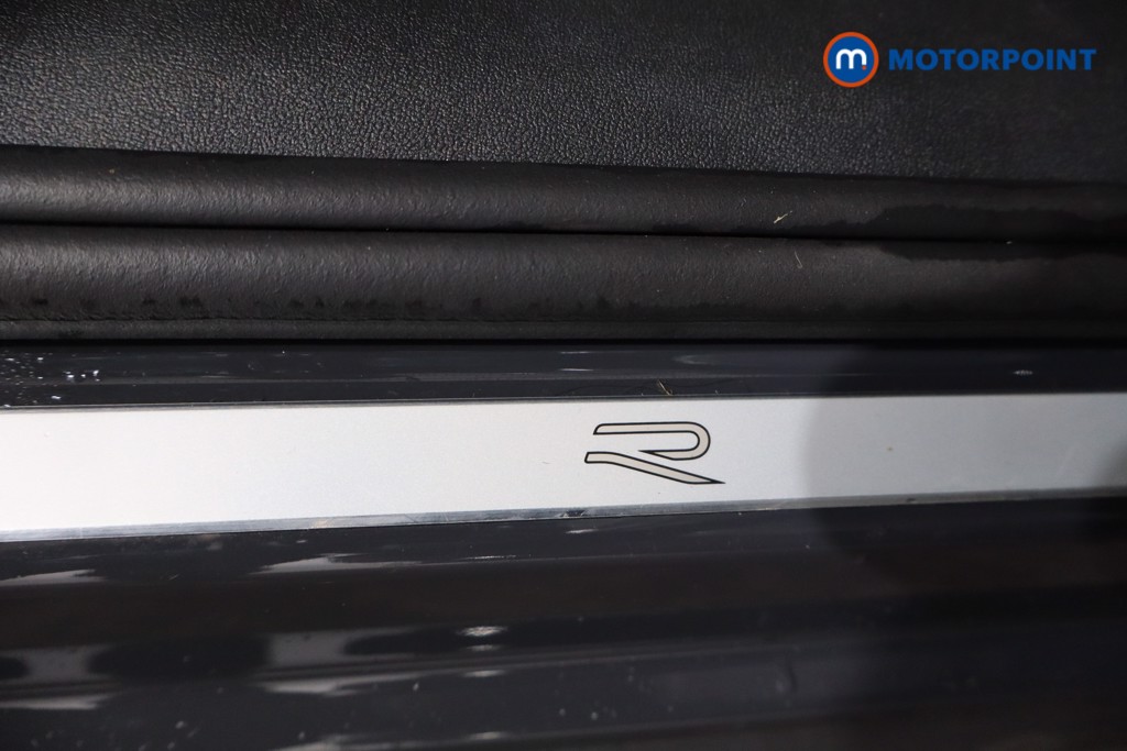 Volkswagen Tiguan R-Line Automatic Petrol SUV - Stock Number (1586912) - 20th supplementary image