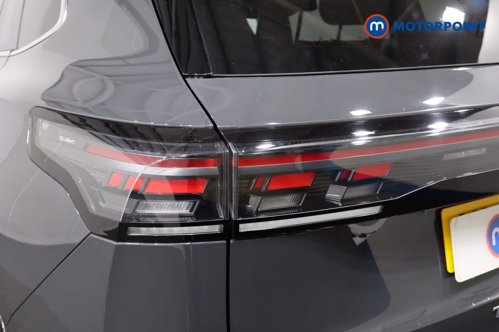 Volkswagen Tiguan R-Line Automatic Petrol SUV - Stock Number (1586912) - 34th supplementary image