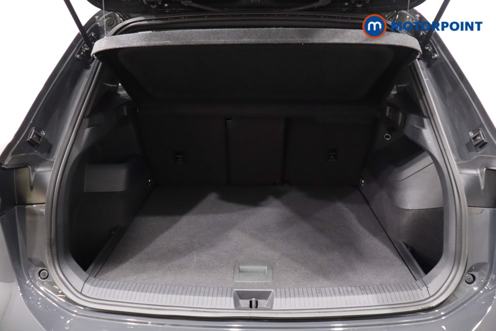 Volkswagen Tiguan R-Line Automatic Petrol SUV - Stock Number (1586912) - 39th supplementary image