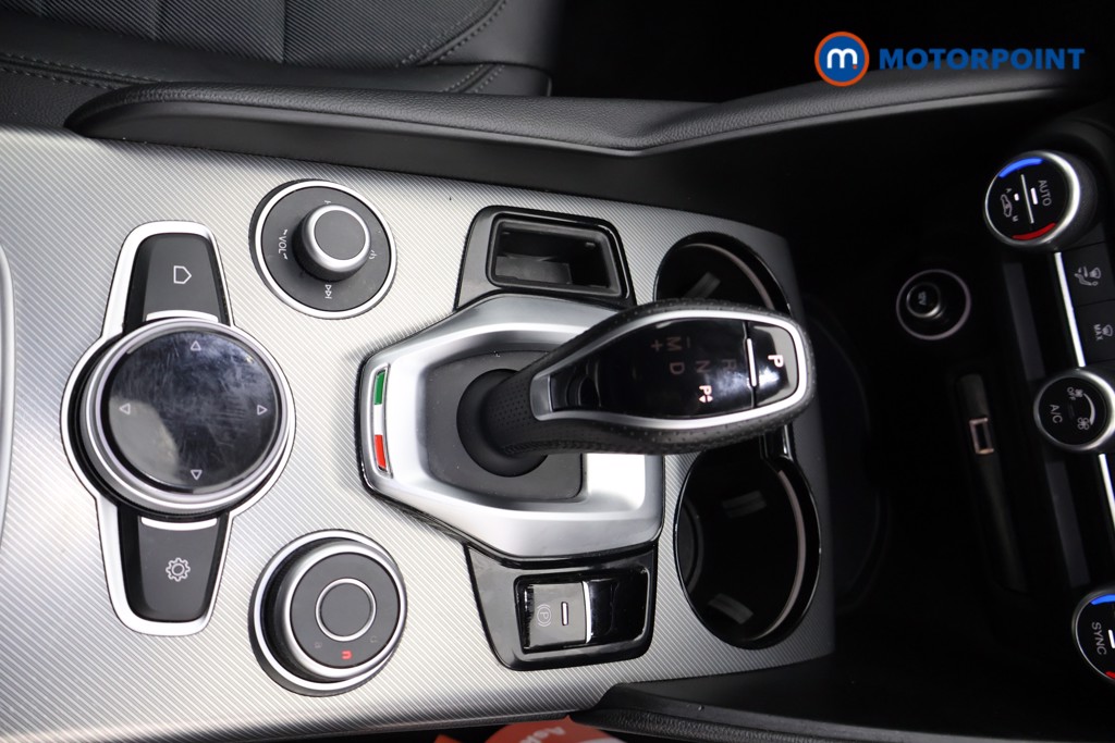 Alfa Romeo Giulia Sprint Automatic Petrol Saloon - Stock Number (1586961) - 10th supplementary image