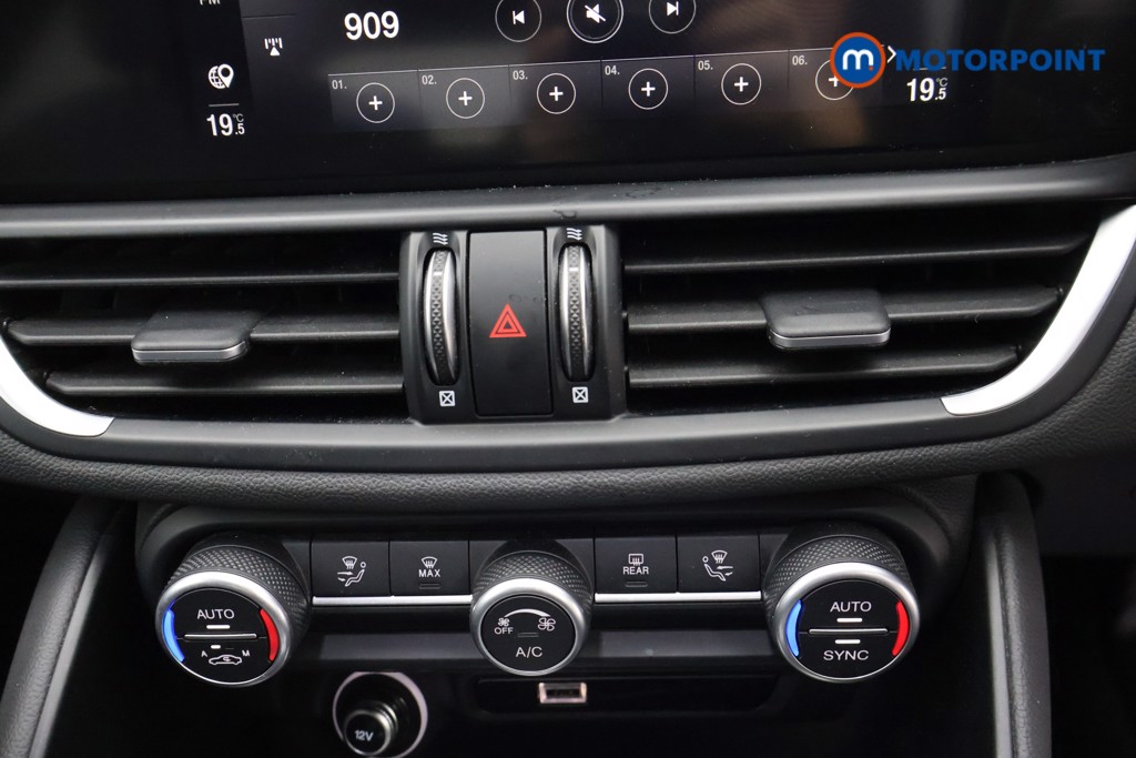 Alfa Romeo Giulia Sprint Automatic Petrol Saloon - Stock Number (1586961) - 11th supplementary image