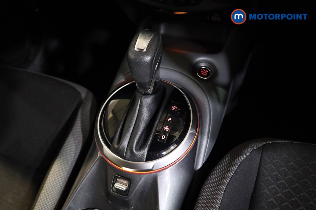 Nissan Juke N-Connecta Automatic Petrol SUV - Stock Number (1587159) - 11th supplementary image