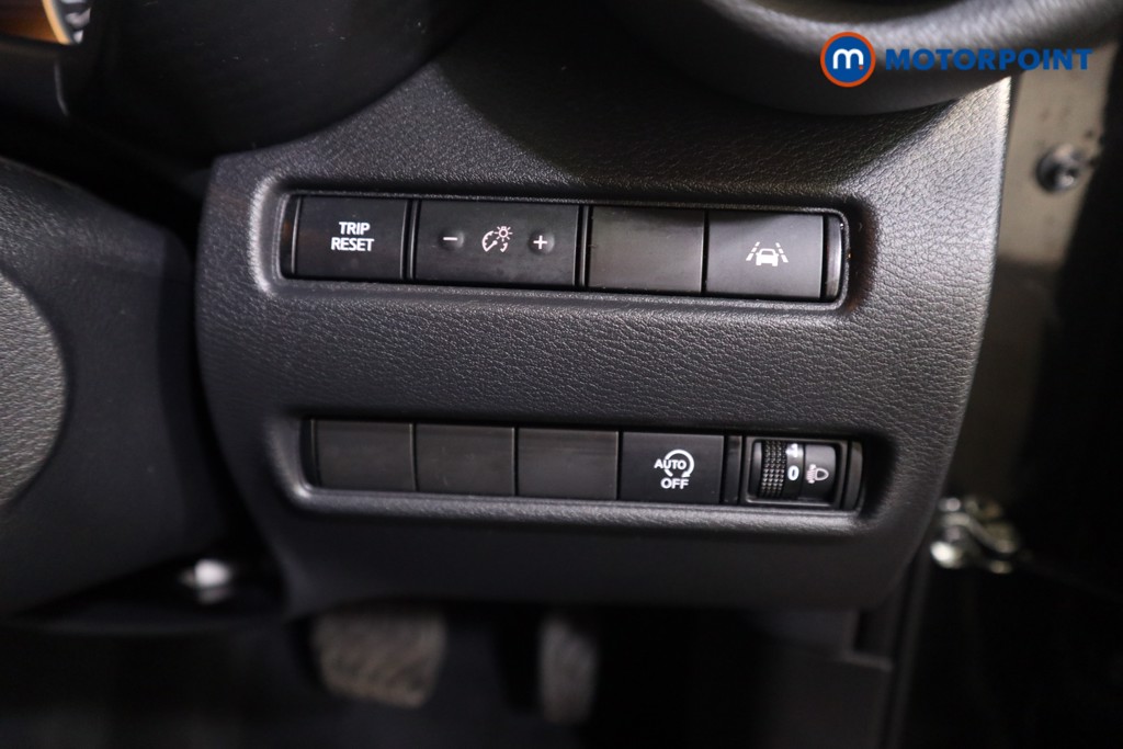 Nissan Juke N-Connecta Automatic Petrol SUV - Stock Number (1587159) - 12th supplementary image