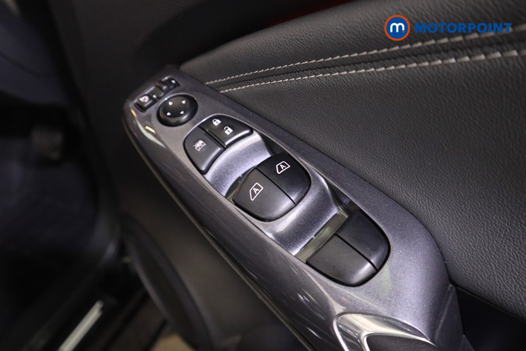 Nissan Juke N-Connecta Automatic Petrol SUV - Stock Number (1587159) - 13th supplementary image