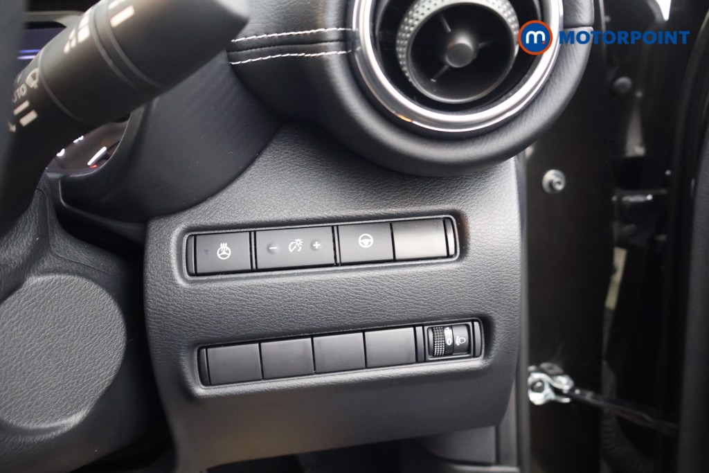 Nissan Juke Tekna Automatic Petrol-Electric Hybrid SUV - Stock Number (1587697) - 7th supplementary image