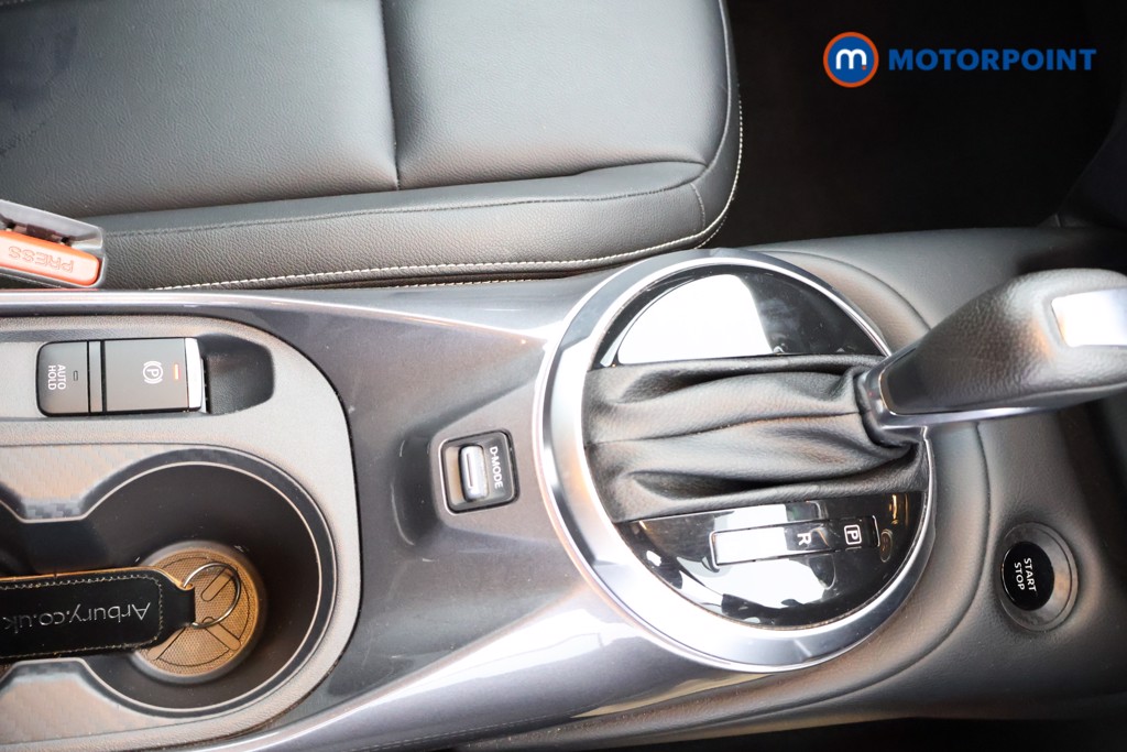 Nissan Juke Tekna Automatic Petrol-Electric Hybrid SUV - Stock Number (1587697) - 9th supplementary image