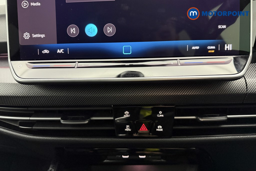 Volkswagen Golf R-Line Manual Petrol Hatchback - Stock Number (1588426) - 19th supplementary image