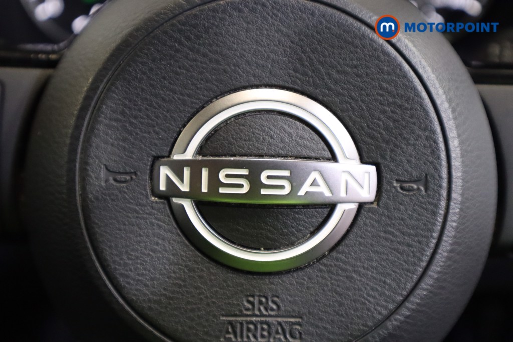 Nissan Qashqai Acenta Premium Automatic Petrol SUV - Stock Number (1588709) - 9th supplementary image
