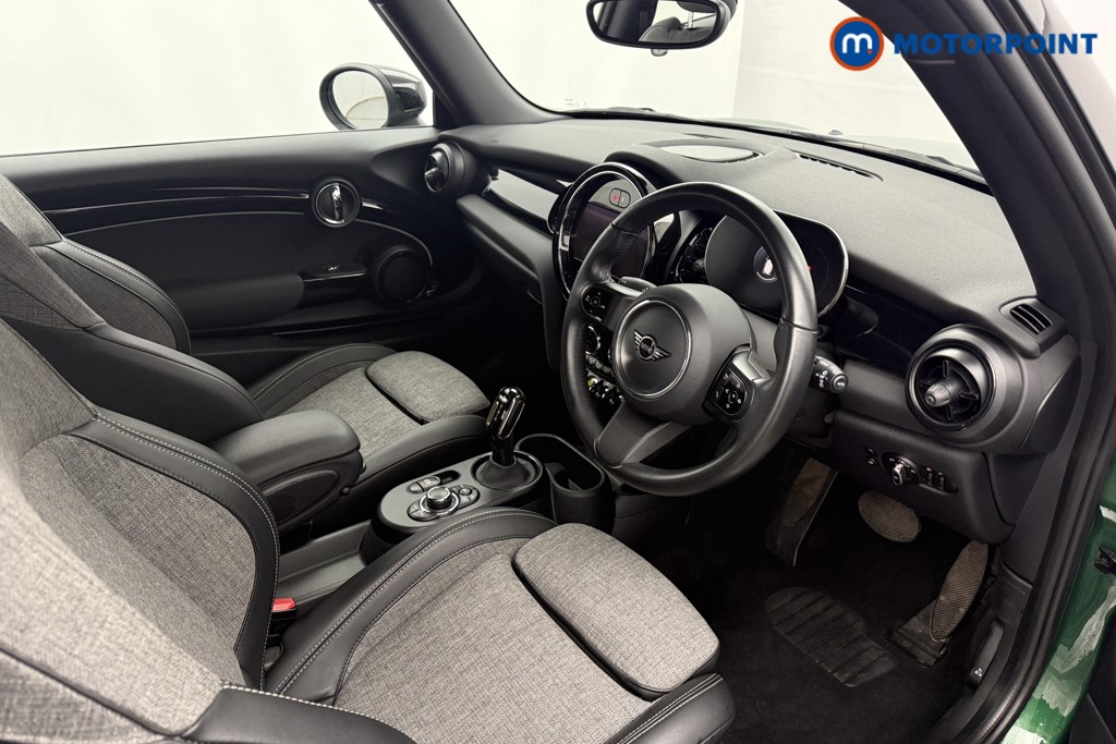 Mini Hatchback Cooper S Level 2 Automatic Electric Hatchback - Stock Number (1588886) - 1st supplementary image