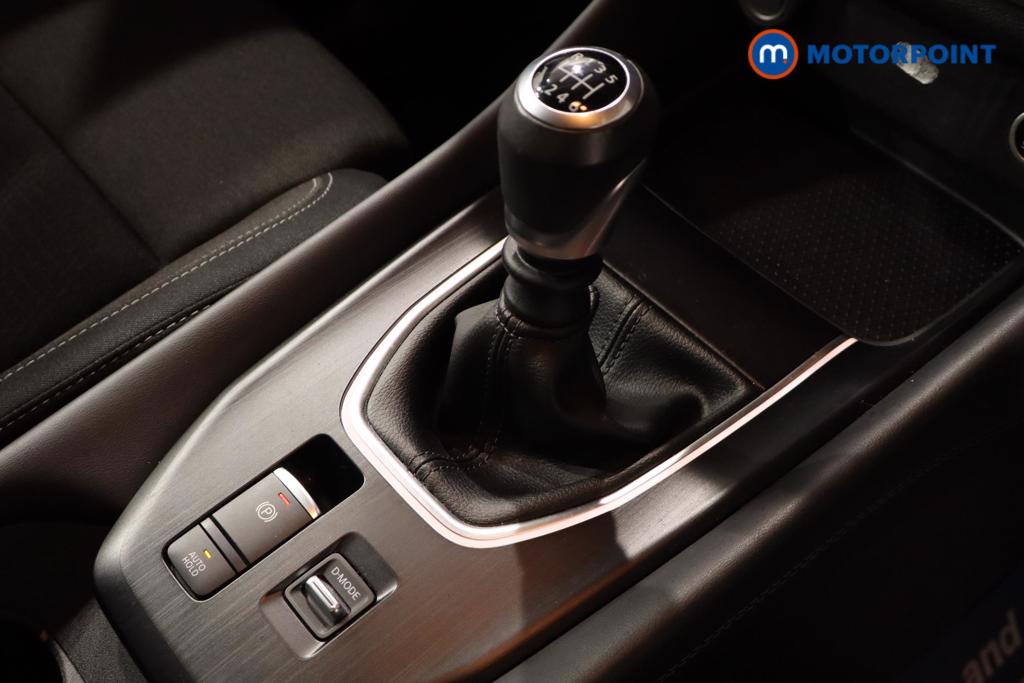 Nissan Qashqai N-Connecta Manual Petrol SUV - Stock Number (1588999) - 6th supplementary image