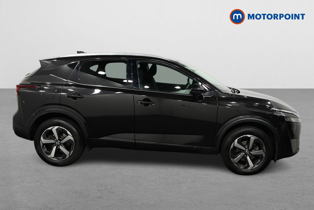 Nissan Qashqai N-Connecta Manual Petrol SUV - Stock Number (1588999) - Drivers side