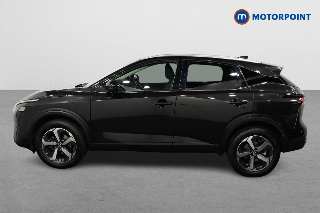 Nissan Qashqai N-Connecta Manual Petrol SUV - Stock Number (1588999) - Passenger side