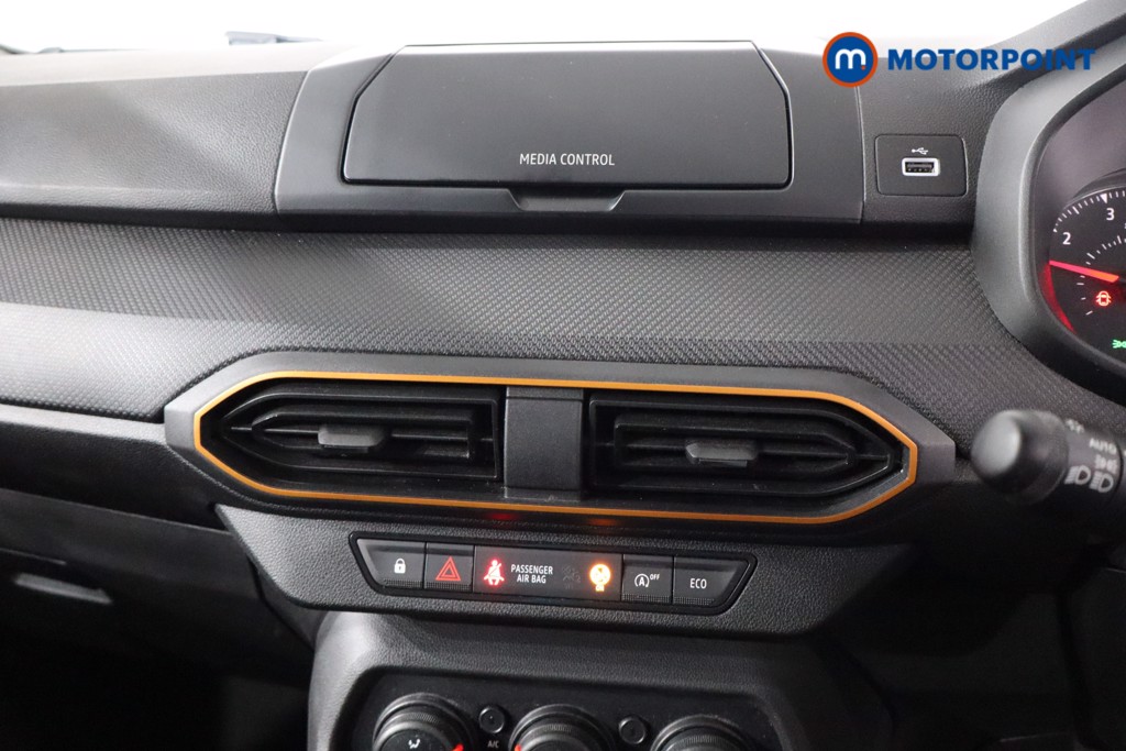 Dacia Sandero Stepway Essential Manual Petrol Hatchback - Stock Number (1589403) - 2nd supplementary image