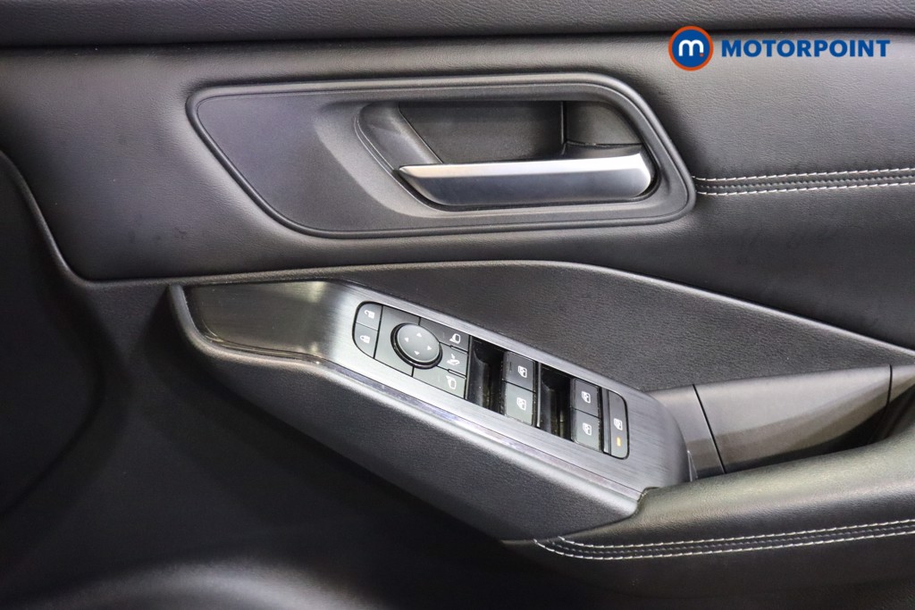 Nissan Qashqai Acenta Premium Manual Petrol SUV - Stock Number (1589434) - 9th supplementary image