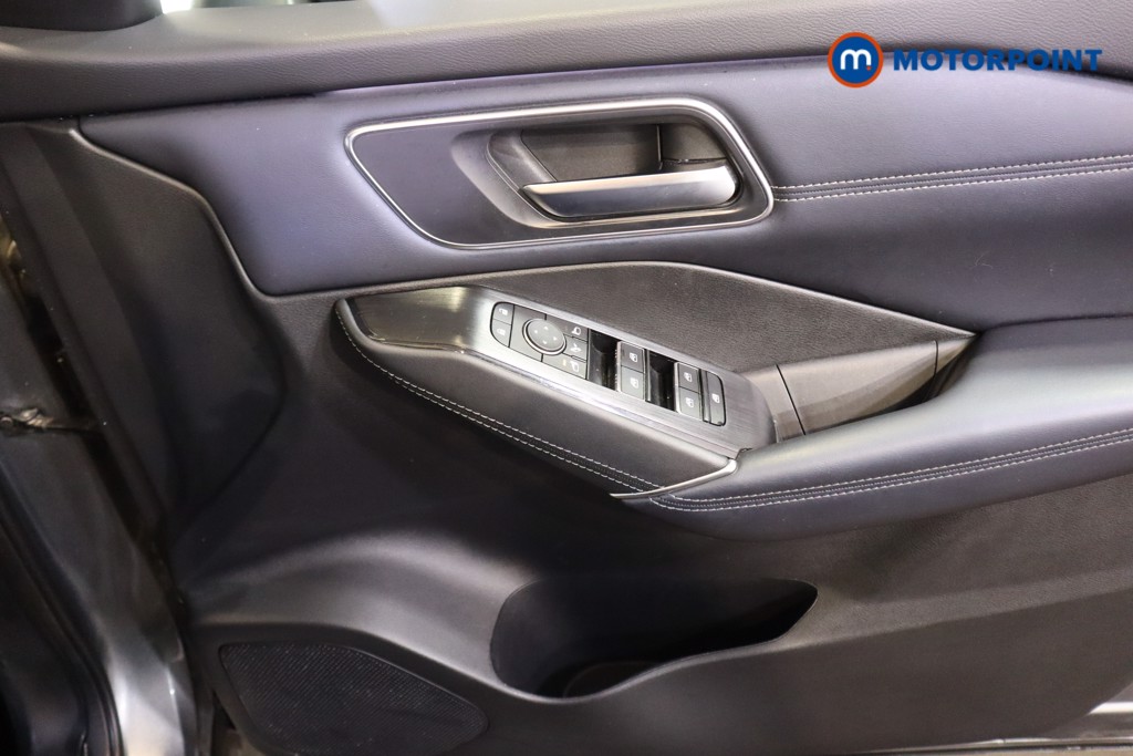 Nissan Qashqai Tekna Manual Petrol SUV - Stock Number (1589453) - 9th supplementary image