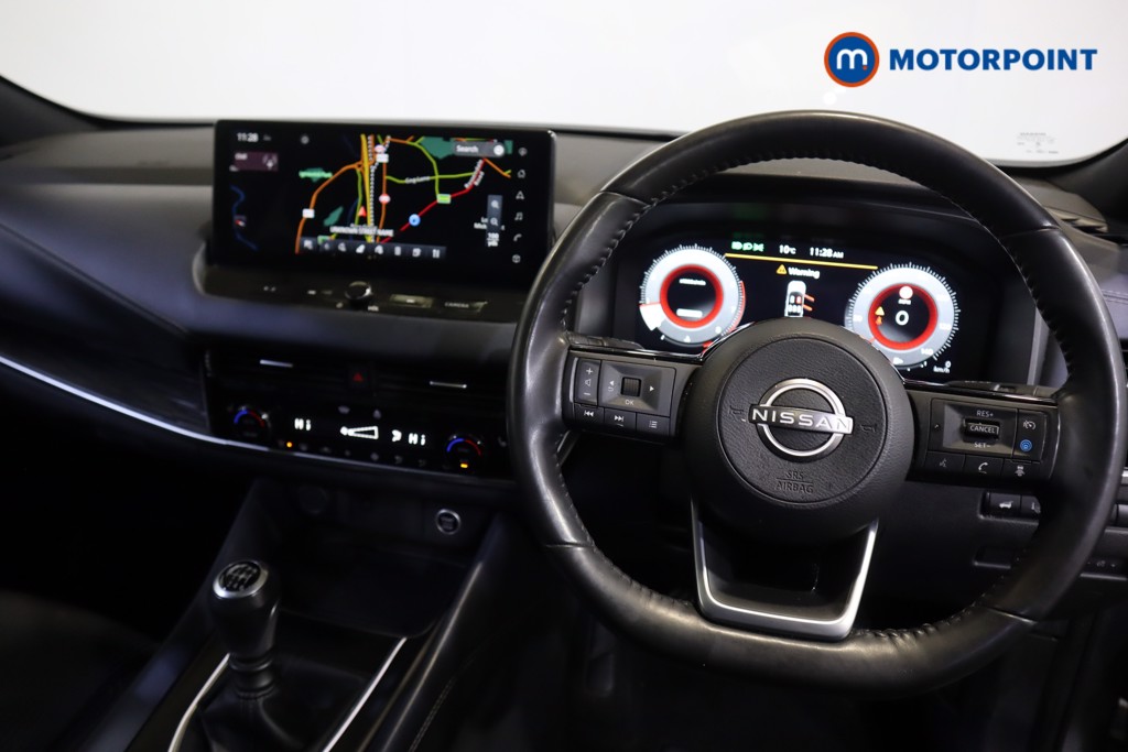 Nissan Qashqai Tekna Manual Petrol SUV - Stock Number (1589453) - 1st supplementary image