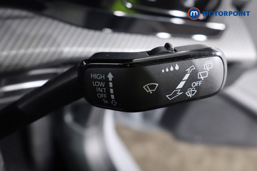 Volkswagen Golf R-Line Manual Petrol Hatchback - Stock Number (1589494) - 17th supplementary image