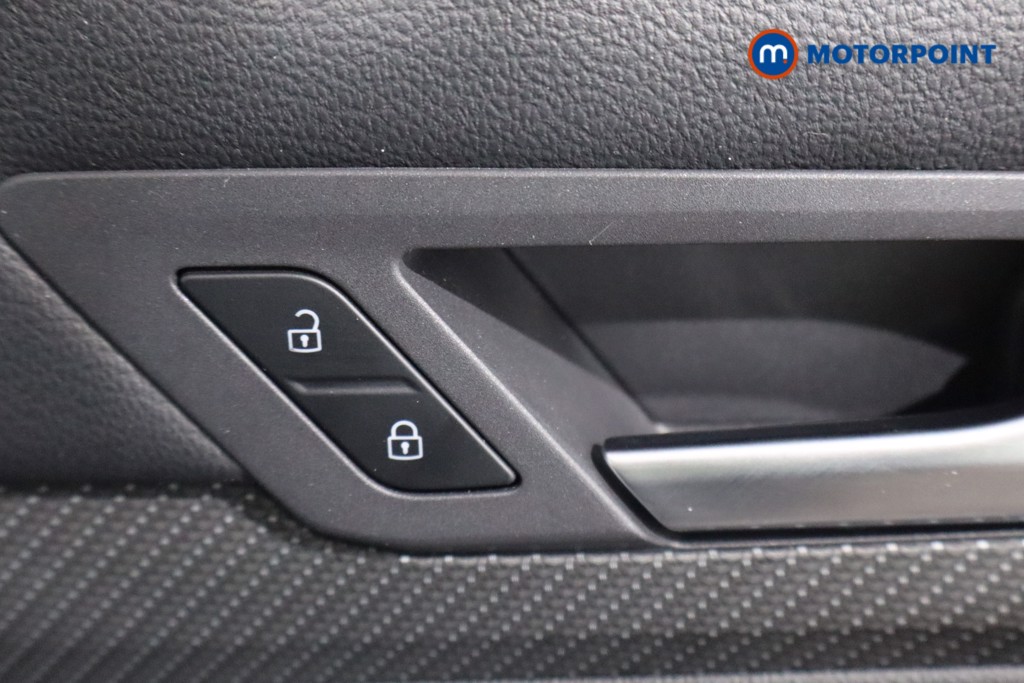Volkswagen Golf R-Line Manual Petrol Hatchback - Stock Number (1589494) - 23rd supplementary image