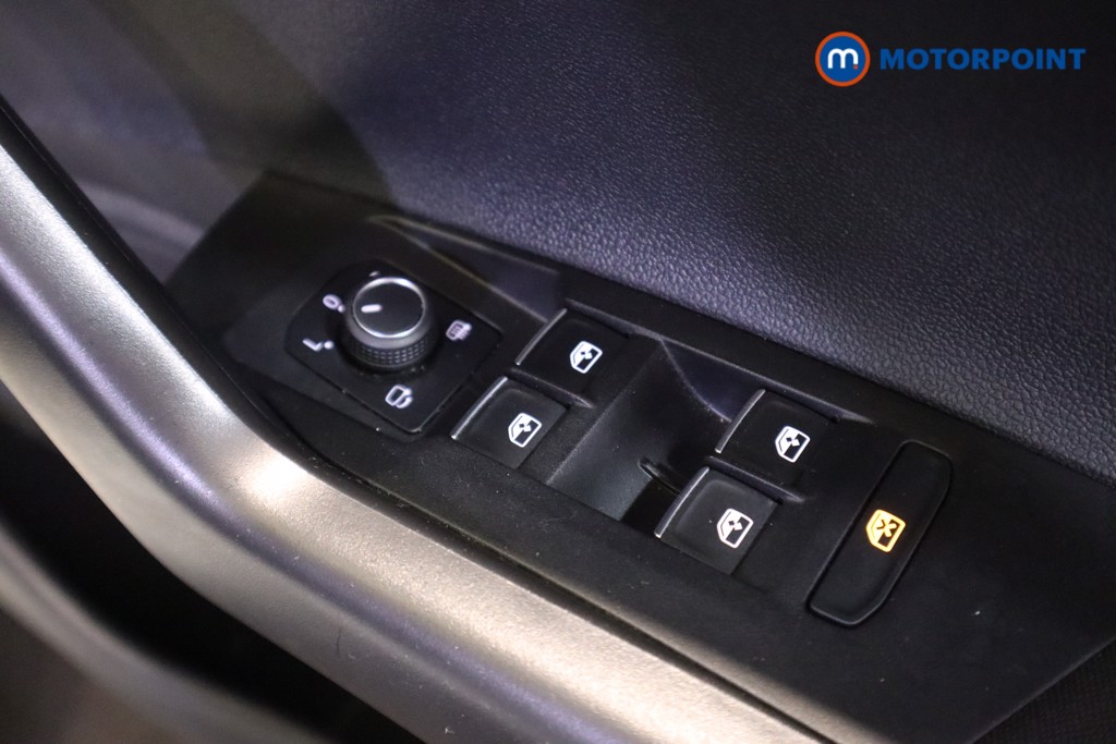 Volkswagen Polo R-Line Manual Petrol Hatchback - Stock Number (1589712) - 12th supplementary image