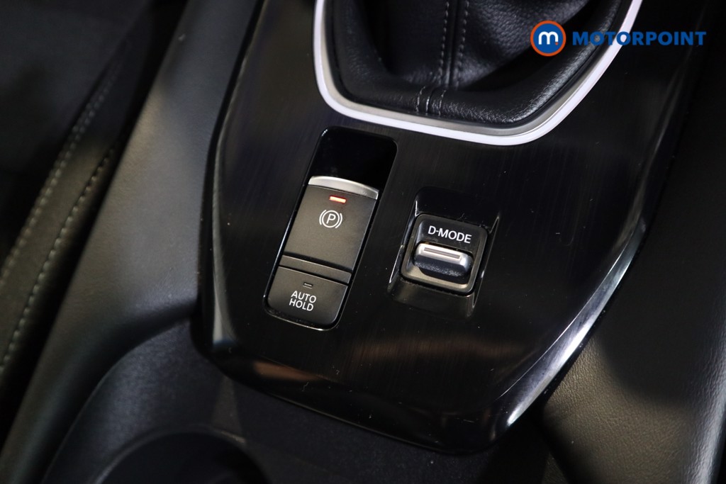 Nissan Qashqai Premiere Edition Manual Petrol SUV - Stock Number (1541644) - 9th supplementary image