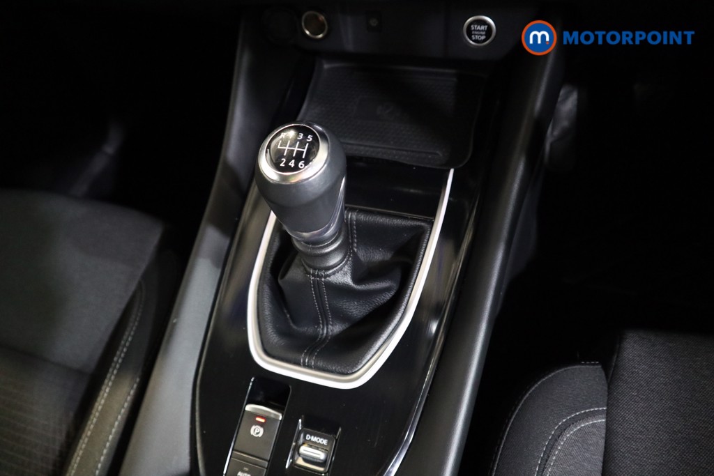 Nissan Qashqai Premiere Edition Manual Petrol SUV - Stock Number (1541644) - 10th supplementary image