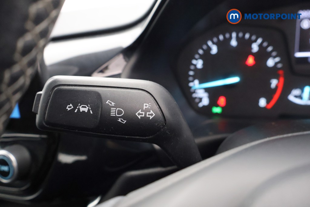 Ford Fiesta Zetec Manual Petrol Hatchback - Stock Number (1566645) - 5th supplementary image
