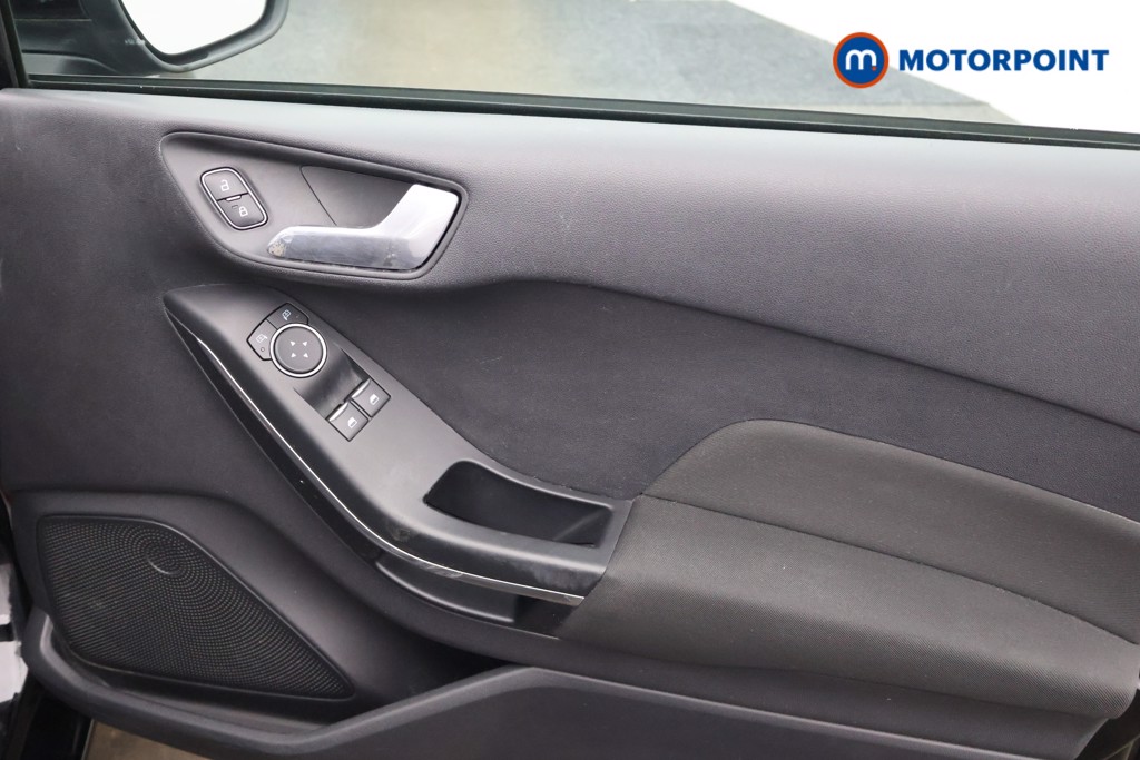 Ford Fiesta Zetec Manual Petrol Hatchback - Stock Number (1566645) - 12th supplementary image