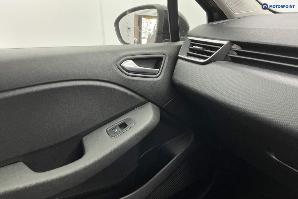 Renault Clio Evolution Automatic Petrol-Electric Hybrid Hatchback - Stock Number (1577682) - 16th supplementary image