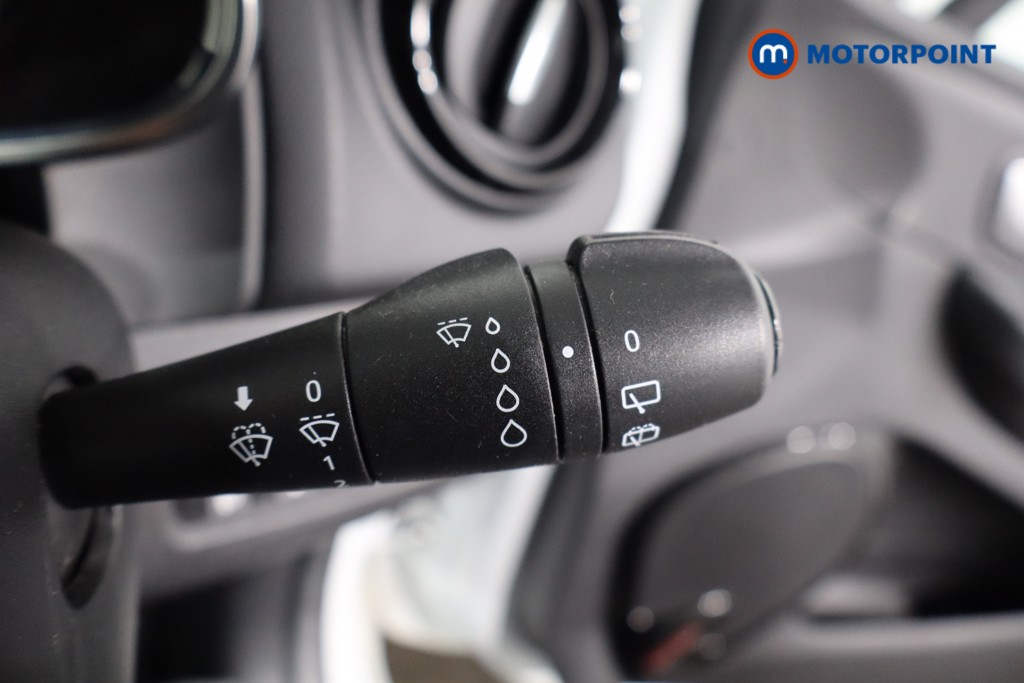 Renault Clio Play Manual Petrol Hatchback - Stock Number (1581612) - 16th supplementary image