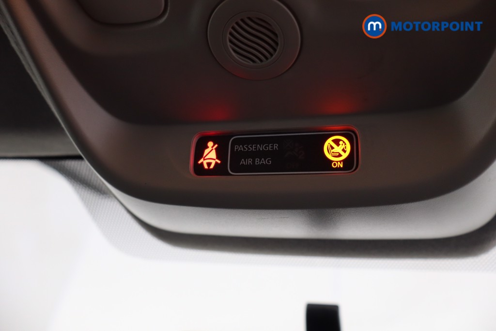 Renault Clio Play Manual Petrol Hatchback - Stock Number (1581612) - 25th supplementary image