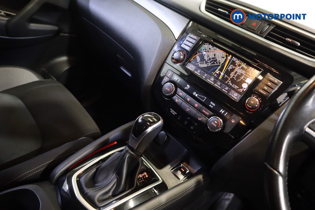 Nissan Qashqai N-Connecta Automatic Petrol SUV - Stock Number (1583191) - 7th supplementary image