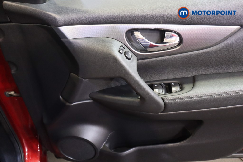 Nissan Qashqai N-Connecta Automatic Petrol SUV - Stock Number (1583191) - 9th supplementary image