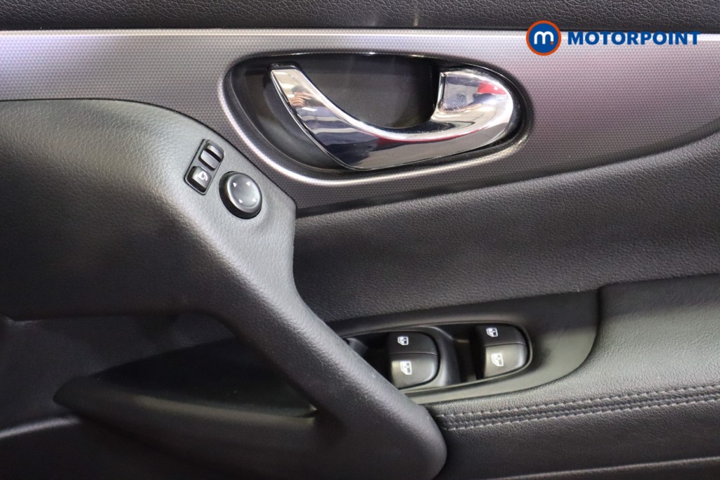 Nissan Qashqai N-Connecta Automatic Petrol SUV - Stock Number (1583191) - 10th supplementary image