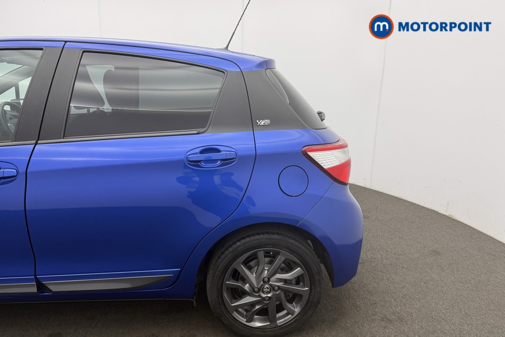 Toyota Yaris Y20 Automatic Petrol-Electric Hybrid Hatchback - Stock Number (1585688) - 4th supplementary image