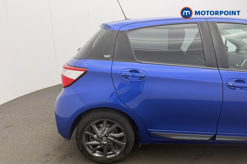 Toyota Yaris Y20 Automatic Petrol-Electric Hybrid Hatchback - Stock Number (1585688) - 8th supplementary image