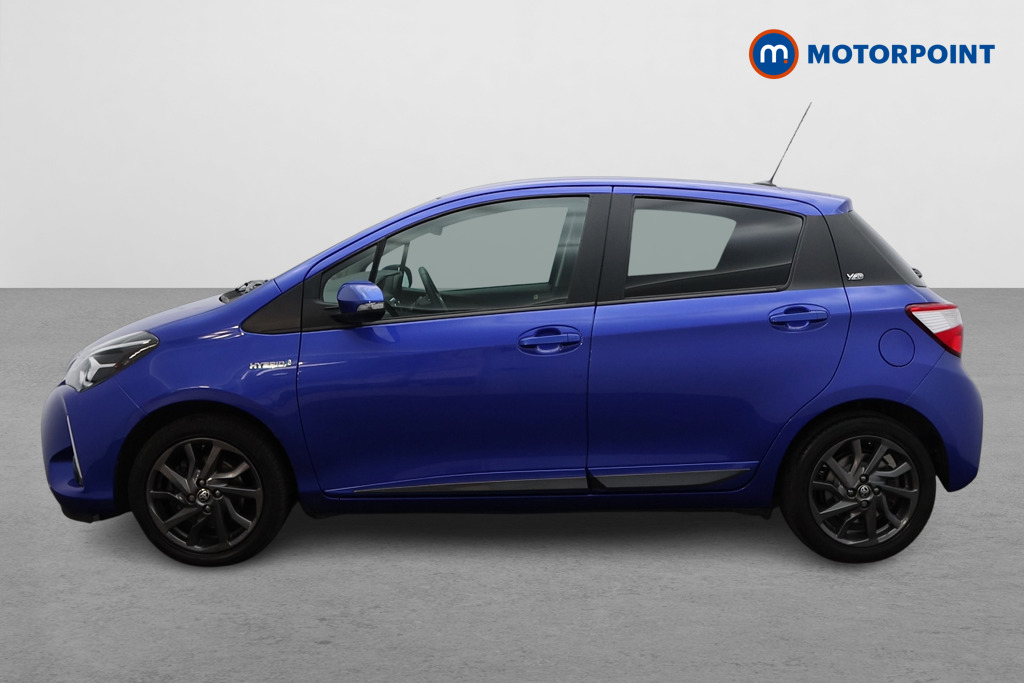 Toyota Yaris Y20 Automatic Petrol-Electric Hybrid Hatchback - Stock Number (1585688) - Passenger side