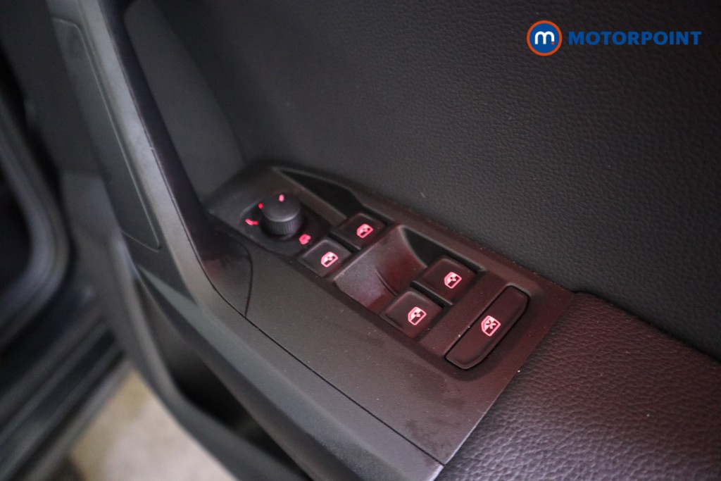 Seat Arona Fr Sport Manual Petrol SUV - Stock Number (1586352) - 11th supplementary image