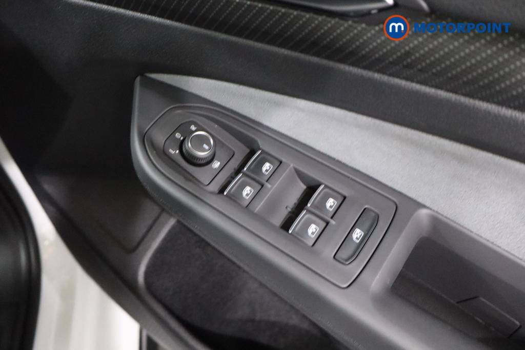 Volkswagen Golf R-Line Automatic Petrol Hatchback - Stock Number (1586550) - 10th supplementary image