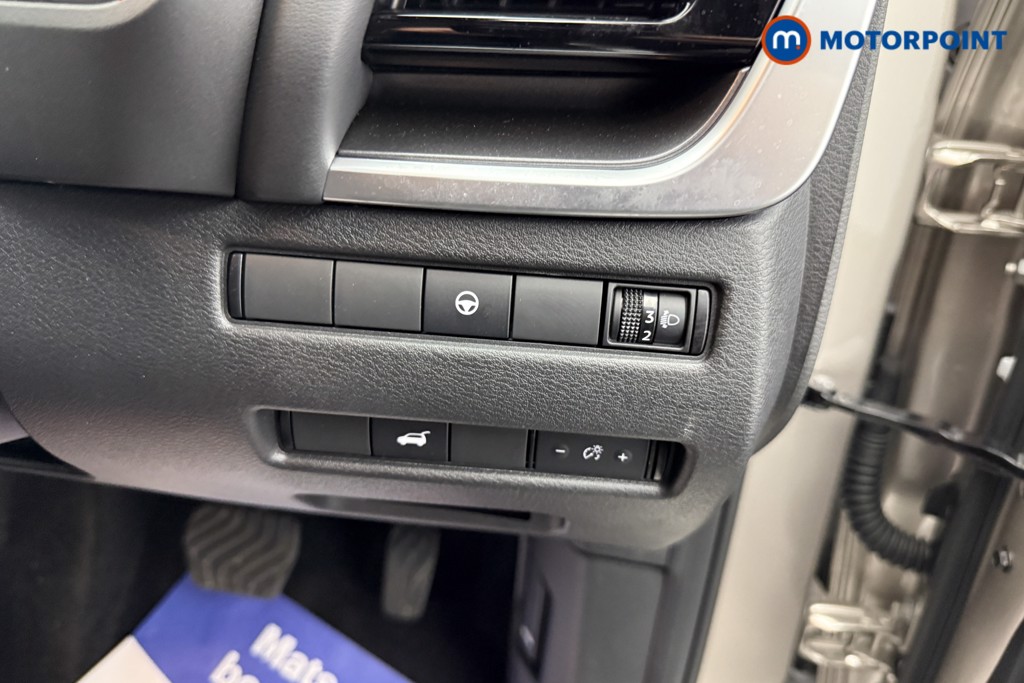 Nissan X-Trail N-Connecta Automatic Petrol-Electric Hybrid SUV - Stock Number (1586552) - 4th supplementary image
