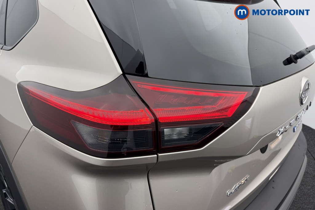 Nissan X-Trail N-Connecta Automatic Petrol-Electric Hybrid SUV - Stock Number (1586552) - 32nd supplementary image