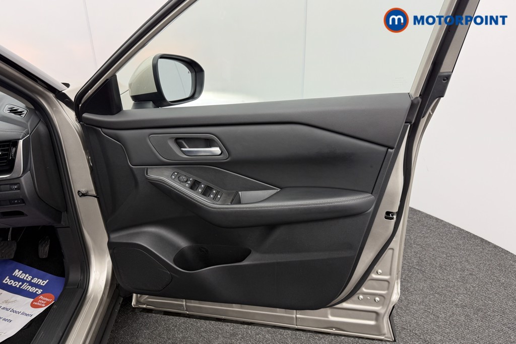 Nissan X-Trail N-Connecta Automatic Petrol-Electric Hybrid SUV - Stock Number (1586552) - 1st supplementary image
