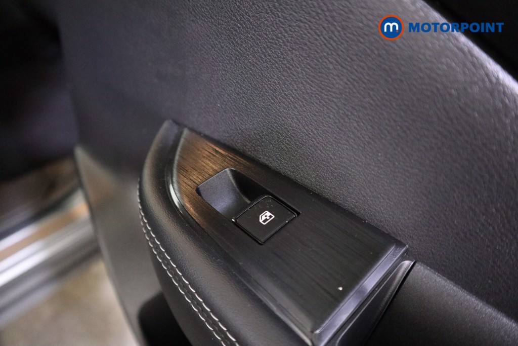 Nissan Qashqai Acenta Premium Manual Petrol SUV - Stock Number (1586963) - 16th supplementary image