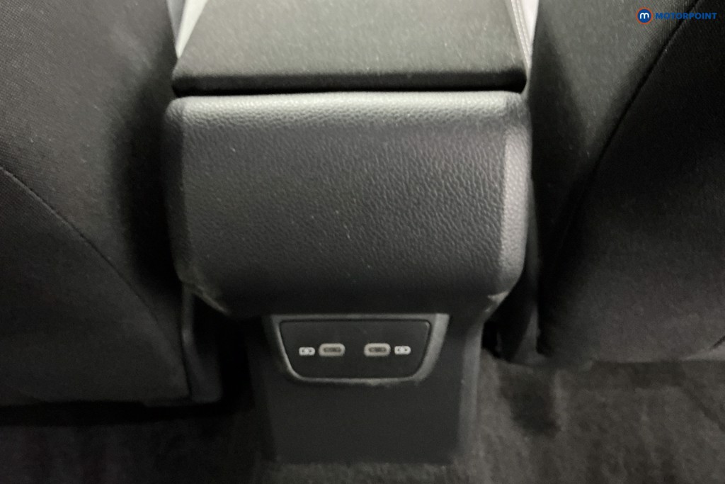 Volkswagen Polo R-Line Manual Petrol Hatchback - Stock Number (1587093) - 10th supplementary image