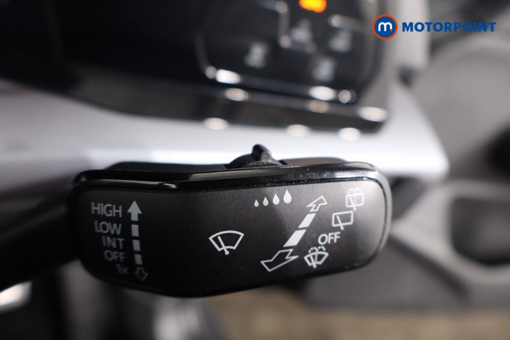 Volkswagen Golf Active Automatic Petrol Hatchback - Stock Number (1588265) - 18th supplementary image