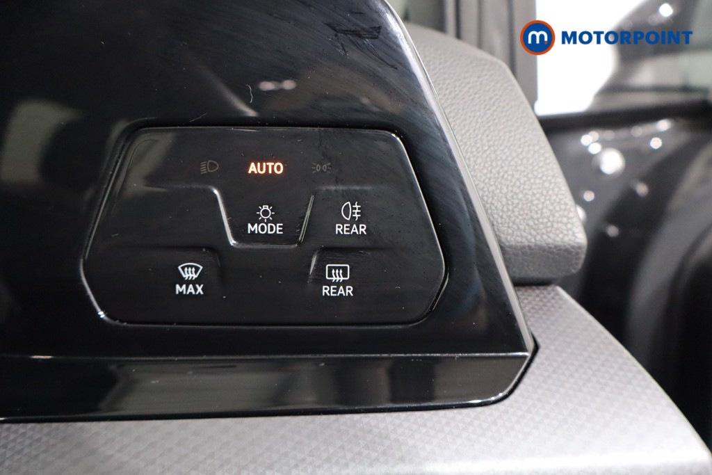 Volkswagen Golf Active Automatic Petrol Hatchback - Stock Number (1588265) - 20th supplementary image
